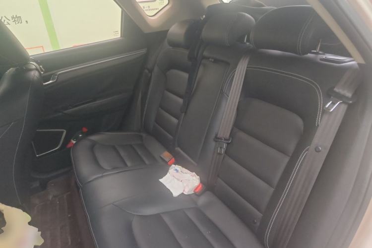 Used Geely Auto Emgrand GS 2017 Elegant Edition 1.3T Automatic Smart Connectivity Model Left Rear Seat