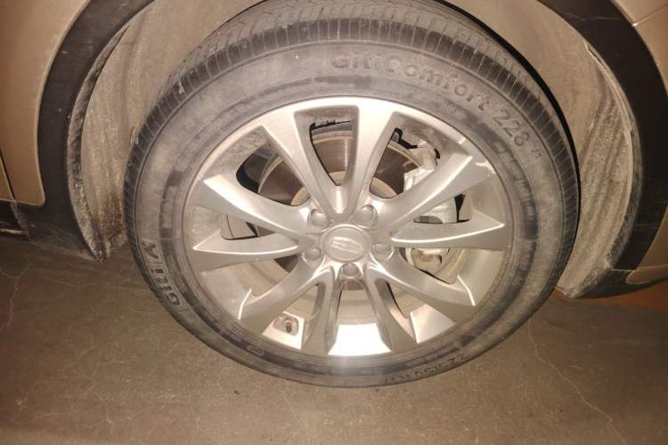 Used Geely Auto Emgrand GS 2017 Elegant Edition 1.3T Automatic Smart Connectivity Model Right Front Wheel Hub