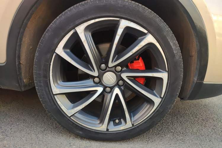 Used Geely Auto Emgrand GS 2017 Sport Edition 1.3T Automatic Smart Connectivity Model Right Front Wheel Hub