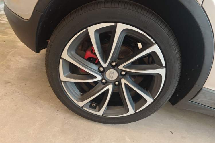 Used Geely Auto Emgrand GS 2017 Sport Edition 1.3T Automatic Smart Connectivity Model Right Rear Wheel Hub