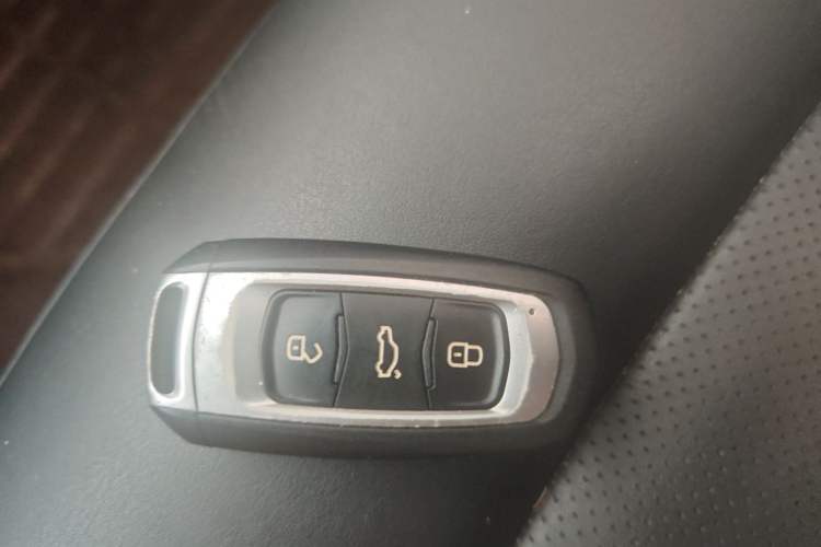 Used Geely Auto Emgrand GS 2017 Elegant Edition 1.3T Automatic Smart Connectivity Model Vehicle Key