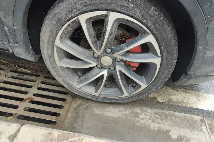 Used Geely Auto Emgrand GS 2017 Sport Edition 1.3T Automatic Smart Connectivity Model Right Front Wheel Hub