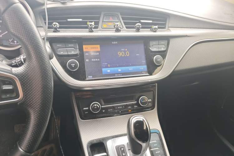 Used Geely Auto Emgrand GS 2017 Elegant Edition 1.3T Automatic Smart Connectivity Model Audio And AC Panel