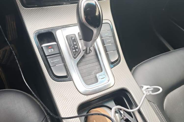 Used Geely Auto Emgrand GS 2017 Elegant Edition 1.3T Automatic Smart Connectivity Model Gear Lever