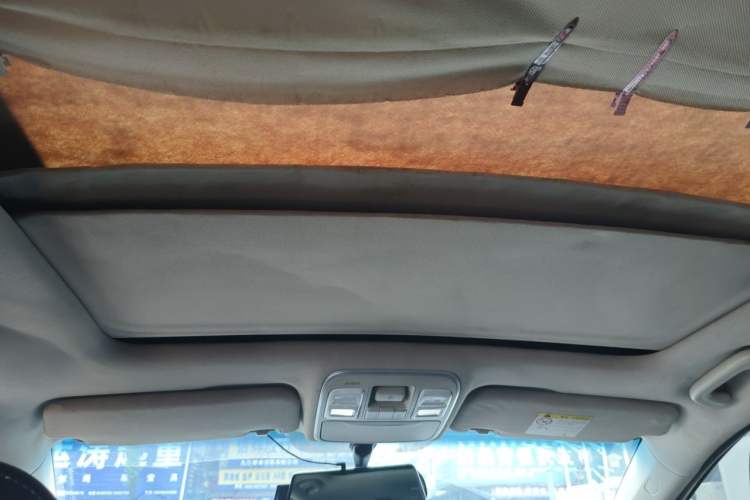 Used Geely Auto Emgrand GS 2017 Elegant Edition 1.3T Automatic Smart Connectivity Model Headliner