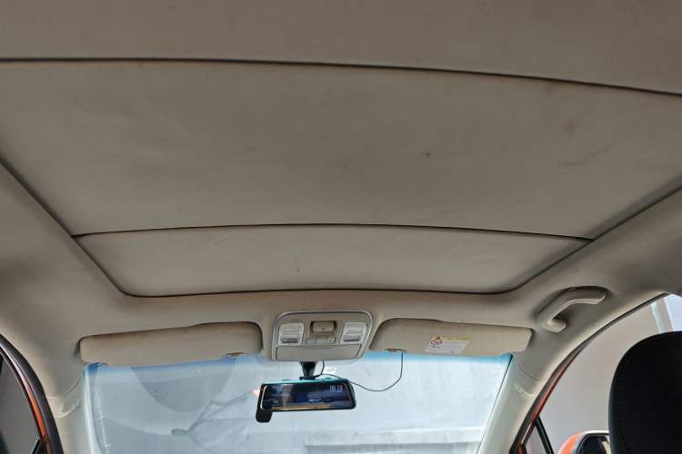 Used Geely Auto Emgrand GS 2017 Sport Edition 1.3T Automatic Smart Connectivity Model Headliner