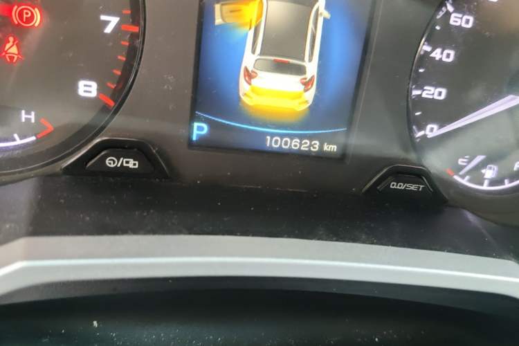 Used Geely Auto Emgrand GS 2017 Elegant Edition 1.3T Automatic Smart Connectivity Model Odometer Close Up