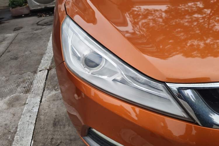 Used Geely Auto Emgrand GS 2017 Elegant Edition 1.3T Automatic Smart Connectivity Model Right Front Headlight