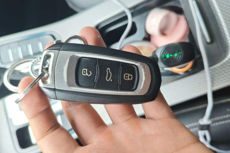 Used Geely Auto Emgrand GS 2017 Elegant Edition 1.3T Automatic Smart Connectivity Model Vehicle Key