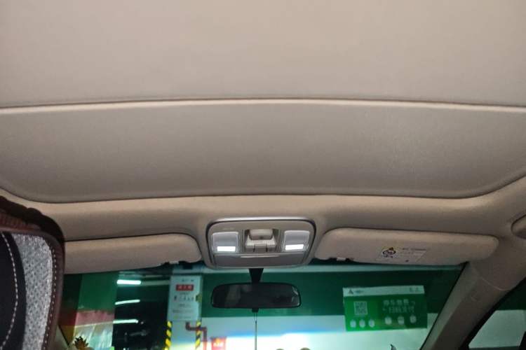 Used Geely Auto Emgrand GS 2017 Sport Edition 1.3T Automatic Smart Connectivity Model Headliner
