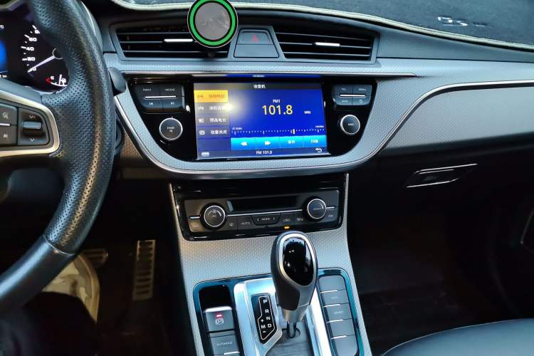 Used Geely Auto Emgrand GS 2017 Elegant Edition 1.3T Automatic Smart Connectivity Model Audio And AC Panel
