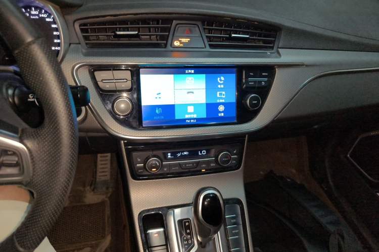 Used Geely Auto Emgrand GS 2017 Sport Edition 1.3T Automatic Smart Connectivity Model Audio And AC Panel