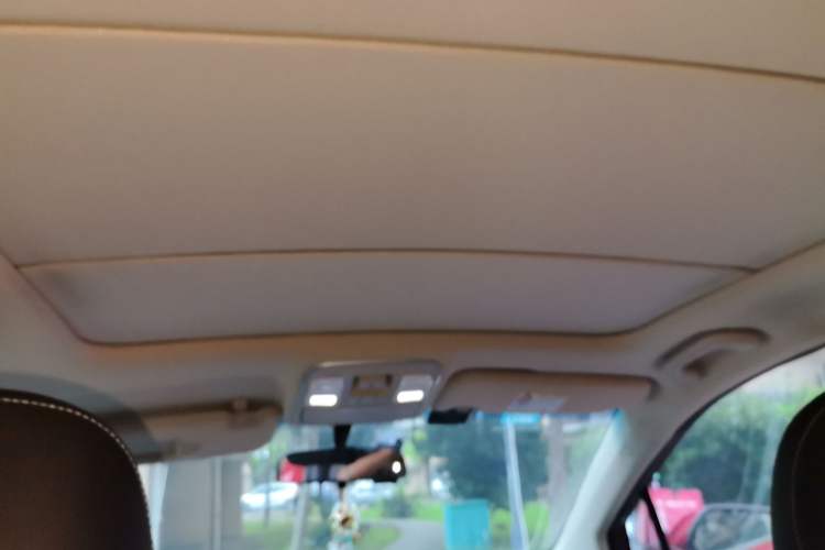 Used Geely Auto Emgrand GS 2017 Elegant Edition 1.3T Automatic Smart Connectivity Model Headliner