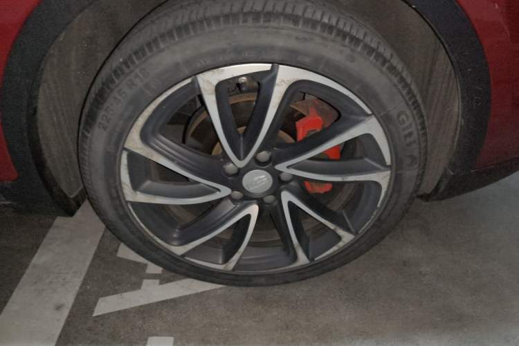Used Geely Auto Emgrand GS 2017 Sport Edition 1.3T Automatic Smart Connectivity Model Right Front Wheel Hub