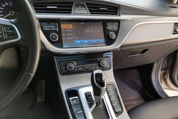 Used Geely Auto Emgrand GS 2017 Sport Edition 1.3T Automatic Smart Connectivity Model Audio And AC Panel