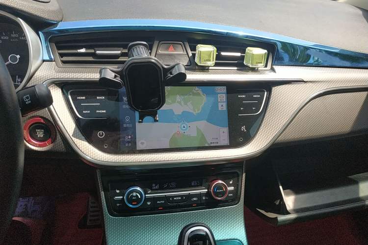 Used Geely Auto Emgrand GS 2017 Sport Edition 1.3T Automatic Smart Connectivity Model Audio And AC Panel