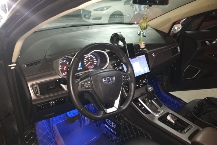 Used Geely Auto Emgrand GS 2017 Elegant Edition 1.3T Automatic Smart Connectivity Model Center Console