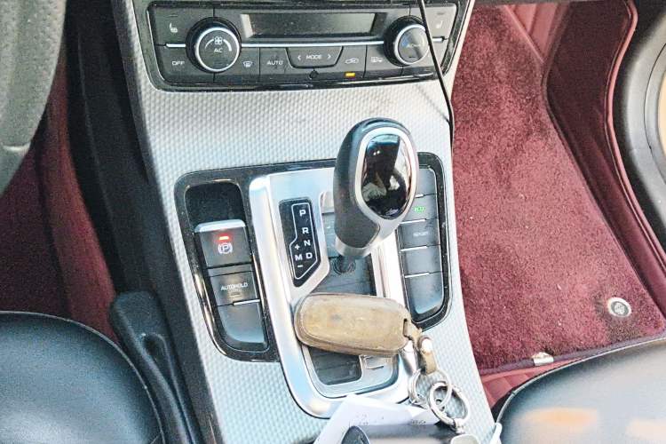 Used Geely Auto Emgrand GS 2017 Sport Edition 1.3T Automatic Smart Connectivity Model Gear Lever