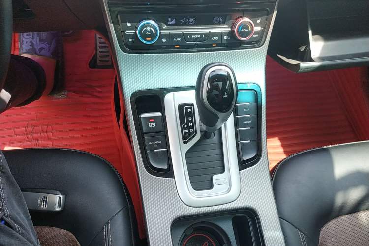 Used Geely Auto Emgrand GS 2017 Sport Edition 1.3T Automatic Smart Connectivity Model Gear Lever