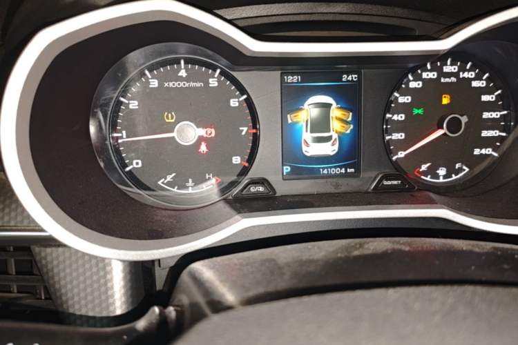 Used Geely Auto Emgrand GS 2017 Elegant Edition 1.3T Automatic Smart Connectivity Model Odometer Close Up
