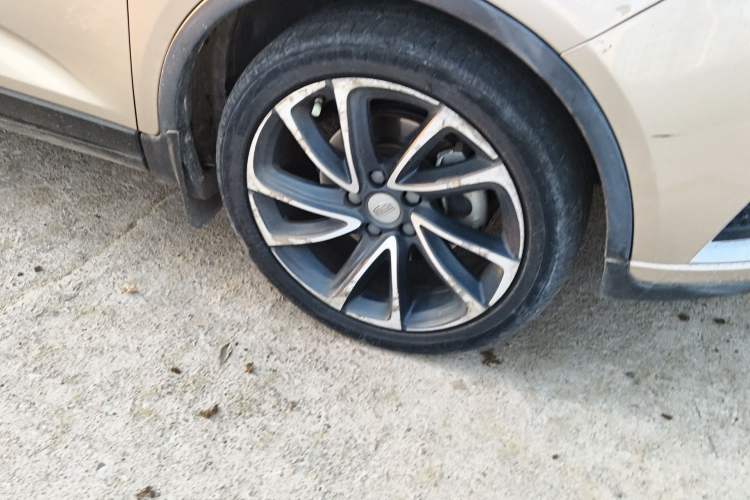 Used Geely Auto Emgrand GS 2017 Sport Edition 1.3T Automatic Smart Connectivity Model Right Front Wheel Hub