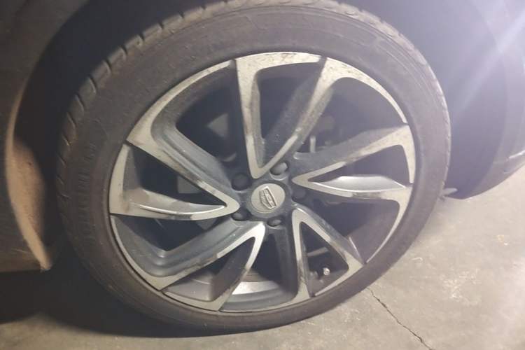 Used Geely Auto Emgrand GS 2017 Elegant Edition 1.3T Automatic Smart Connectivity Model Right Front Wheel Hub