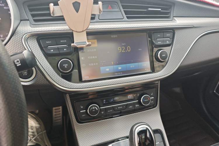 Used Geely Auto Emgrand GS 2017 Sport Edition 1.3T Automatic Smart Connectivity Model Audio And AC Panel