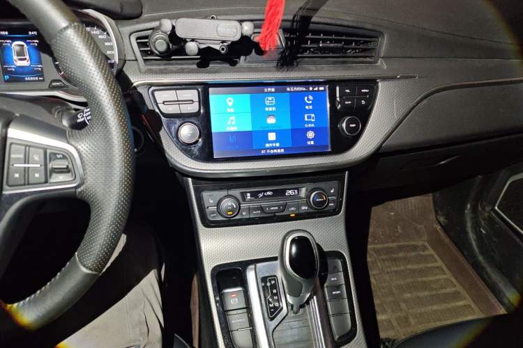 Used Geely Auto Emgrand GS 2017 Elegant Edition 1.3T Automatic Smart Connectivity Model Audio And AC Panel