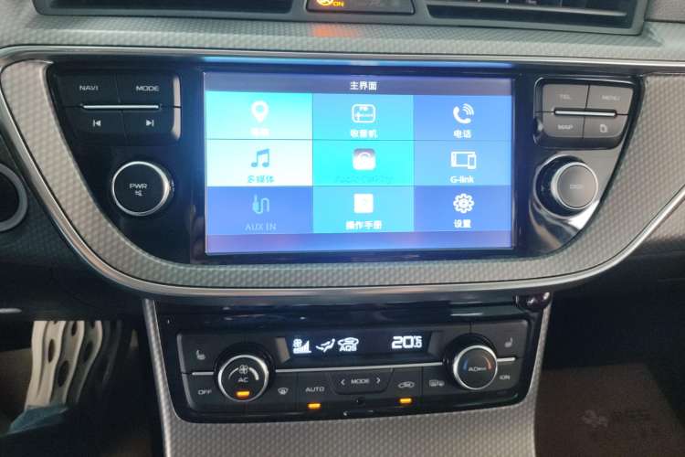 Used Geely Auto Emgrand GS 2017 Sport Edition 1.3T Automatic Smart Connectivity Model Audio And AC Panel