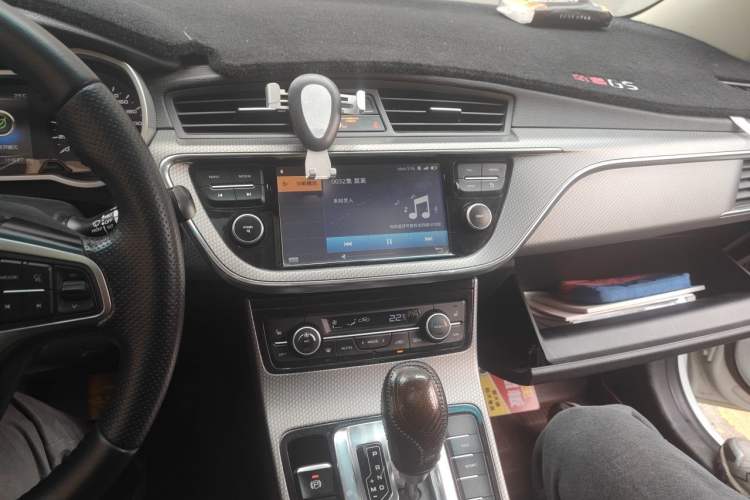 Used Geely Auto Emgrand GS 2017 Elegant Edition 1.3T Automatic Smart Connectivity Model Audio And AC Panel