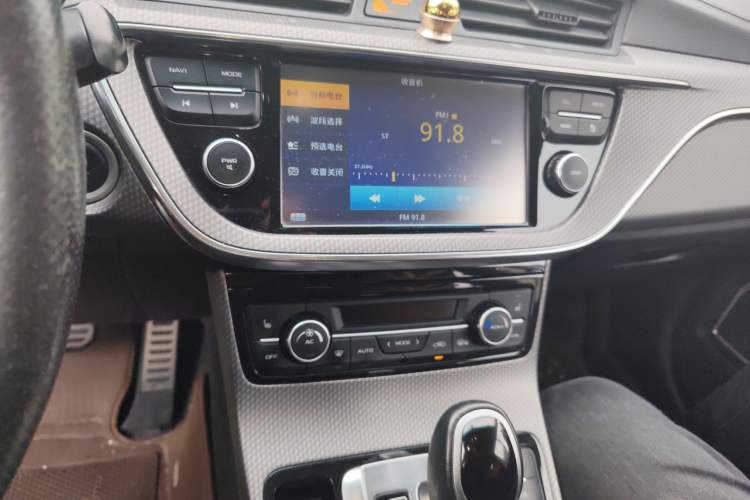 Used Geely Auto Emgrand GS 2017 Sport Edition 1.3T Automatic Smart Connectivity Model Audio And AC Panel