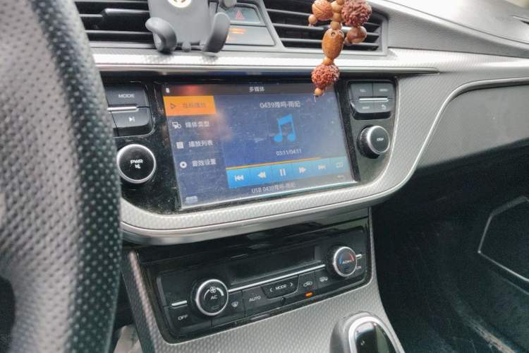 Used Geely Auto Emgrand GS 2017 Sport Edition 1.3T Automatic Smart Connectivity Model Audio And AC Panel