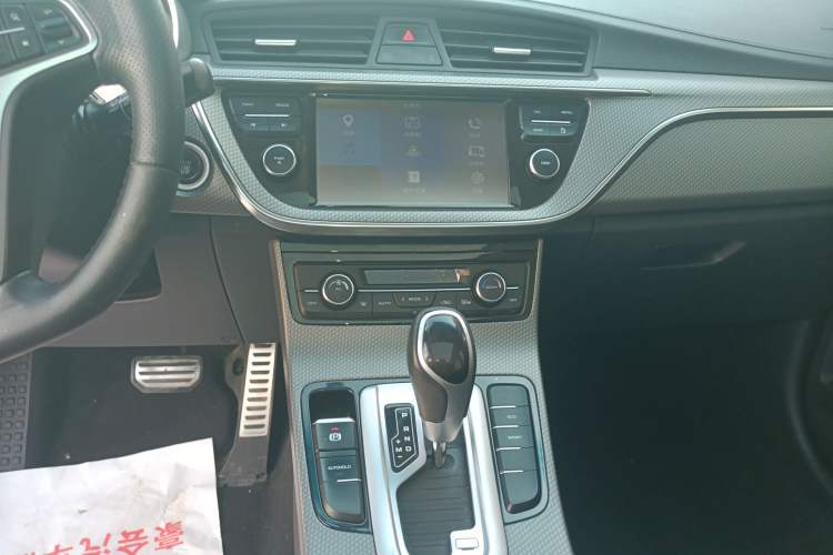 Used Geely Auto Emgrand GS 2017 Sport Edition 1.3T Automatic Smart Connectivity Model Audio And AC Panel