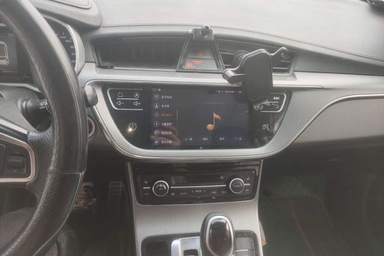 Used Geely Auto Emgrand GS 2017 Sport Edition 1.3T Automatic Smart Connectivity Model Audio And AC Panel