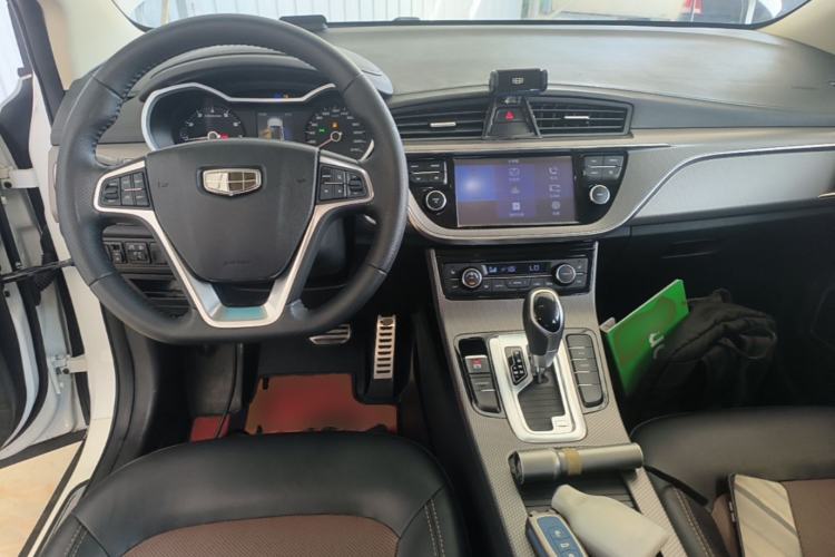 Used Geely Auto Emgrand GS 2017 Sport Edition 1.3T Automatic Smart Connectivity Model Center Console