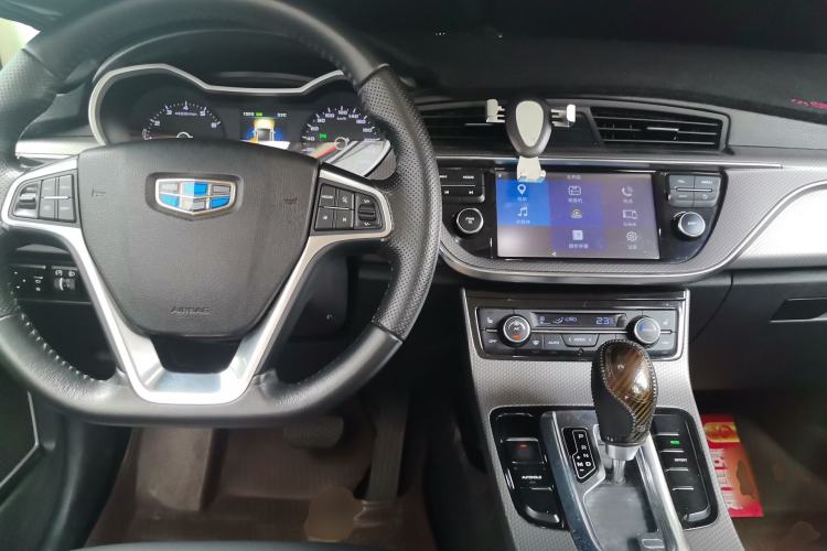 Used Geely Auto Emgrand GS 2017 Elegant Edition 1.3T Automatic Smart Connectivity Model Center Console