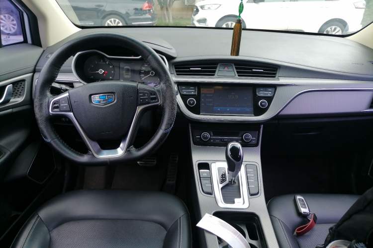 Used Geely Auto Emgrand GS 2017 Sport Edition 1.3T Automatic Smart Connectivity Model Center Console