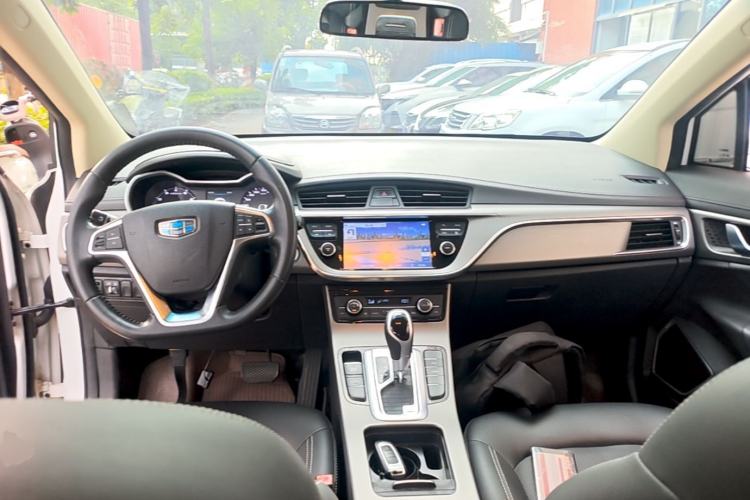 Used Geely Auto Emgrand GS 2017 Elegant Edition 1.3T Automatic Smart Connectivity Model Center Console