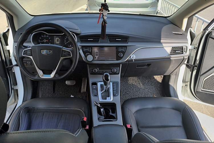 Used Geely Auto Emgrand GS 2017 Sport Edition 1.3T Automatic Smart Connectivity Model Center Console