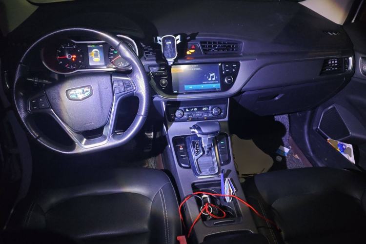 Used Geely Auto Emgrand GS 2017 Sport Edition 1.3T Automatic Smart Connectivity Model Center Console