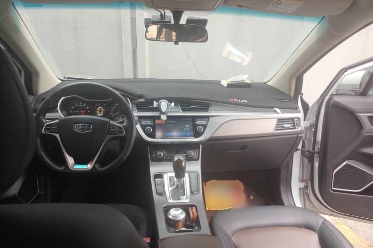 Used Geely Auto Emgrand GS 2017 Elegant Edition 1.3T Automatic Smart Connectivity Model Center Console