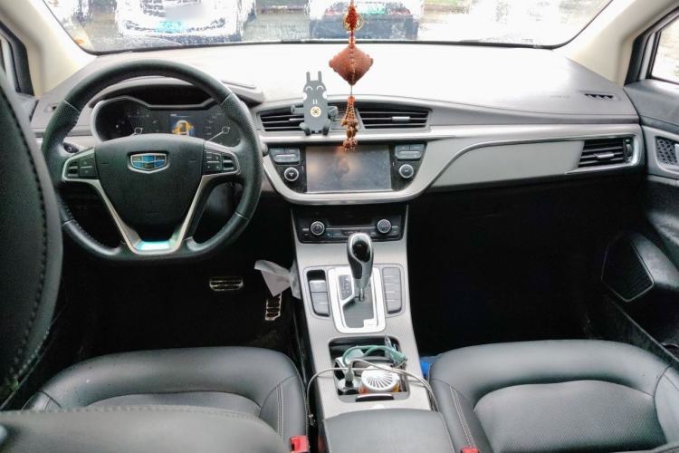 Used Geely Auto Emgrand GS 2017 Sport Edition 1.3T Automatic Smart Connectivity Model Center Console