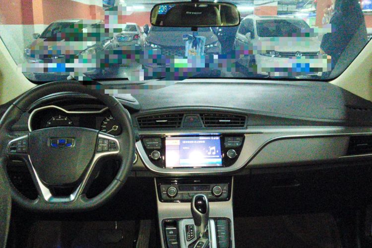 Used Geely Auto Emgrand GS 2017 Elegant Edition 1.3T Automatic Smart Connectivity Model Center Console