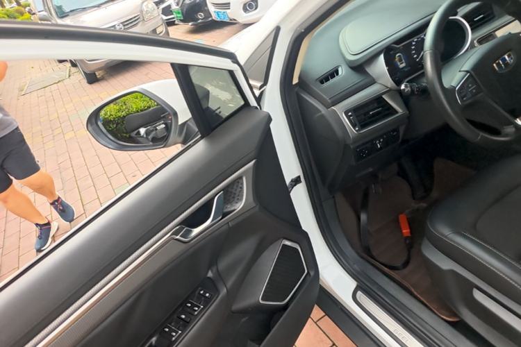 Used Geely Auto Emgrand GS 2017 Elegant Edition 1.3T Automatic Smart Connectivity Model Driver Seat