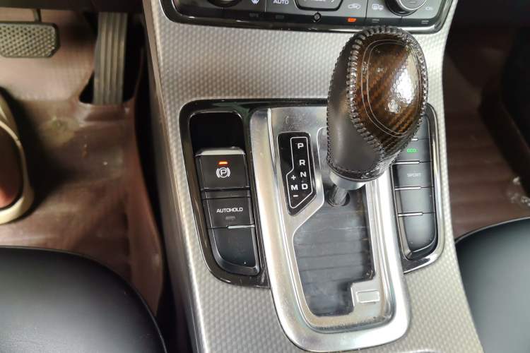 Used Geely Auto Emgrand GS 2017 Elegant Edition 1.3T Automatic Smart Connectivity Model Gear Lever