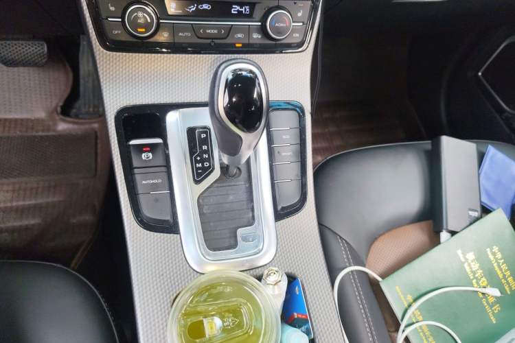 Used Geely Auto Emgrand GS 2017 Elegant Edition 1.3T Automatic Smart Connectivity Model Gear Lever