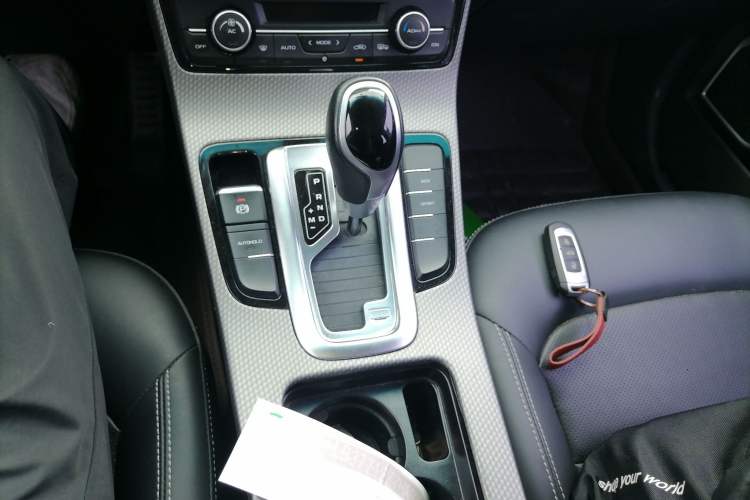 Used Geely Auto Emgrand GS 2017 Sport Edition 1.3T Automatic Smart Connectivity Model Gear Lever