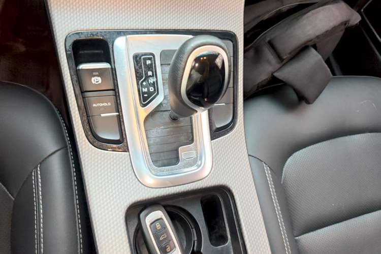 Used Geely Auto Emgrand GS 2017 Elegant Edition 1.3T Automatic Smart Connectivity Model Gear Lever