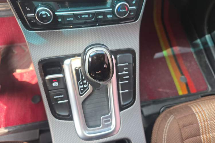 Used Geely Auto Emgrand GS 2017 Sport Edition 1.3T Automatic Smart Connectivity Model Gear Lever