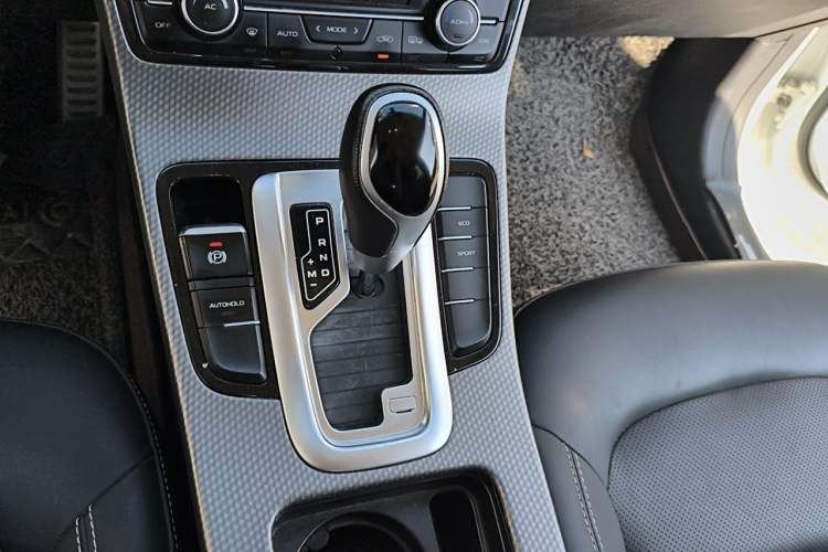 Used Geely Auto Emgrand GS 2017 Sport Edition 1.3T Automatic Smart Connectivity Model Gear Lever